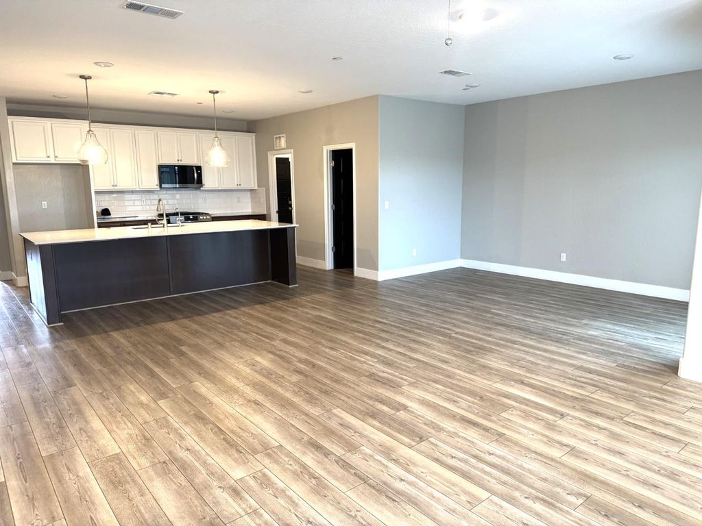 Image 16 of property listing at 5123 N San Clemente Avenue, Fresno, CA 93723