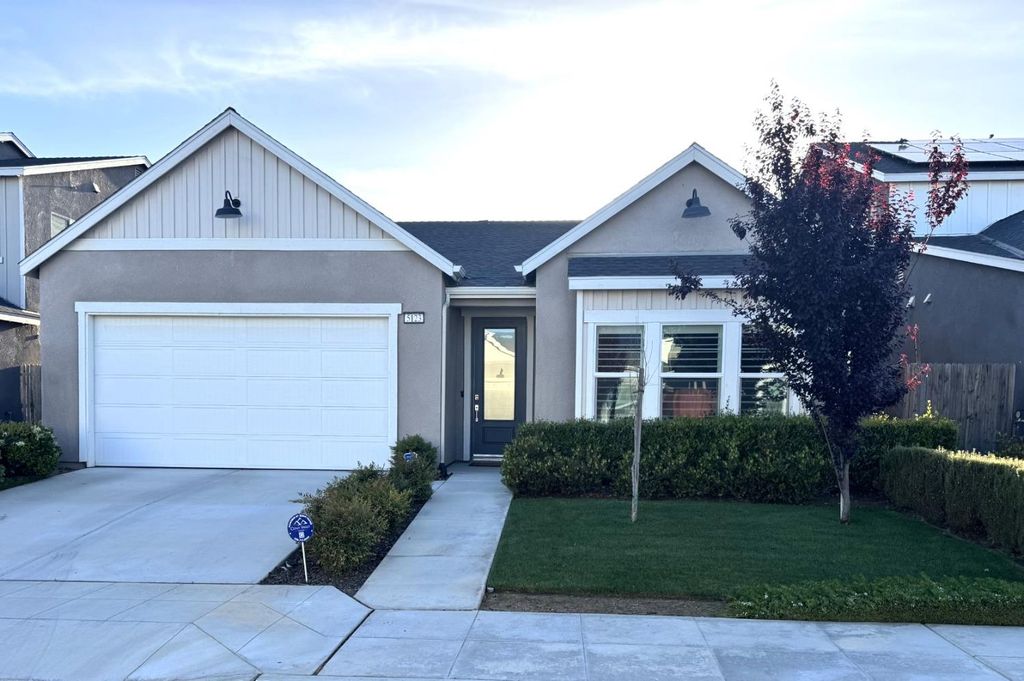 Image 2 of property listing at 5123 N San Clemente Avenue, Fresno, CA 93723