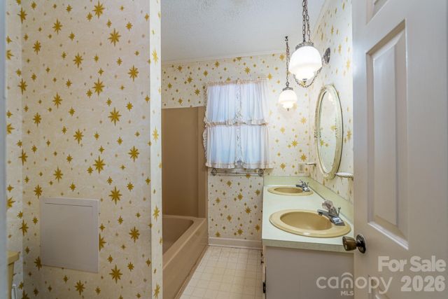 1836 Westbrook Road, Edgemoor, SC 29712