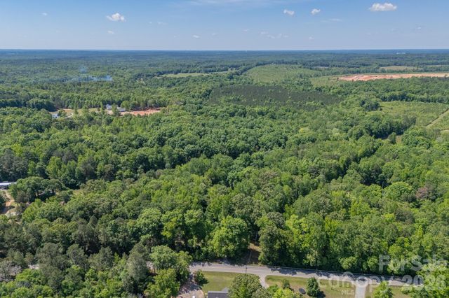 1836 Westbrook Road, Edgemoor, SC 29712