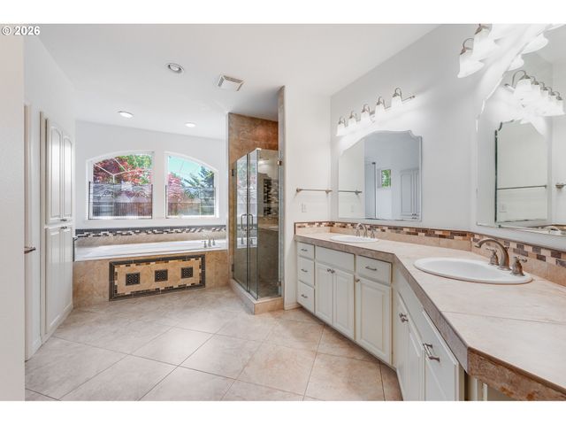 14305 Nw EAGLERIDGE Ln, Portland, OR 97229