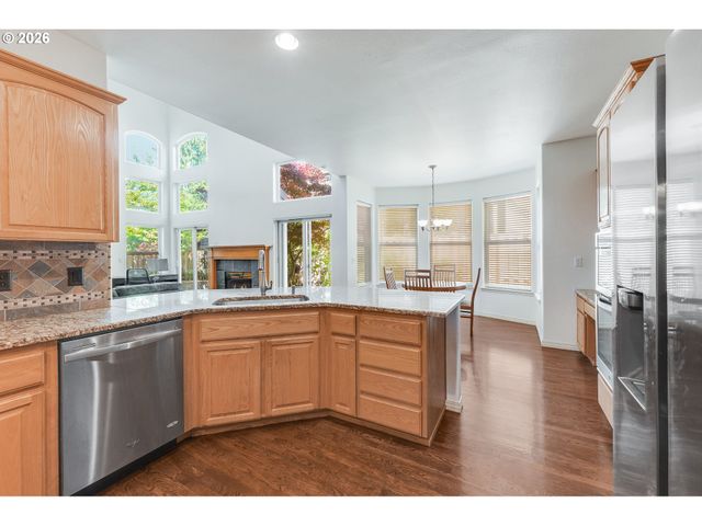 14305 Nw EAGLERIDGE Ln, Portland, OR 97229