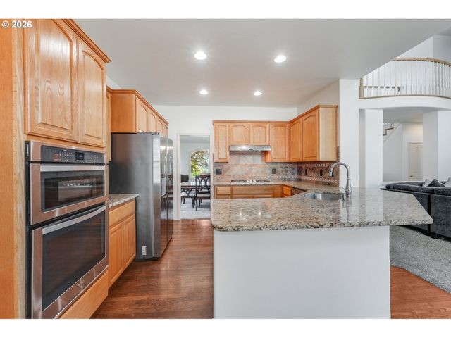 14305 Nw EAGLERIDGE Ln, Portland, OR 97229