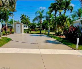 1639 Diamond Lake CIR, Naples, FL 34114