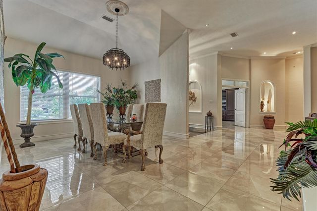 66 Lake Estates Drive, Montgomery, TX 77356