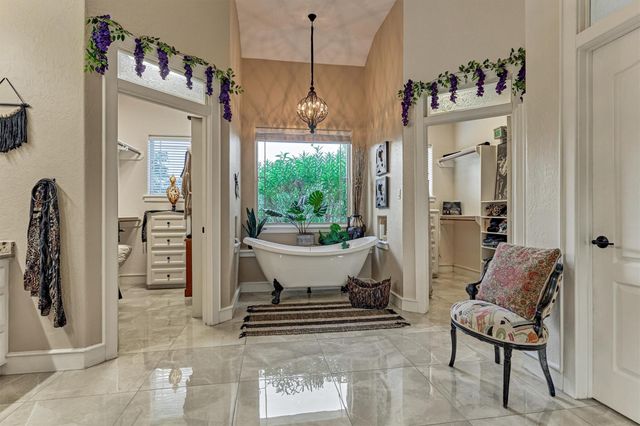66 Lake Estates Drive, Montgomery, TX 77356