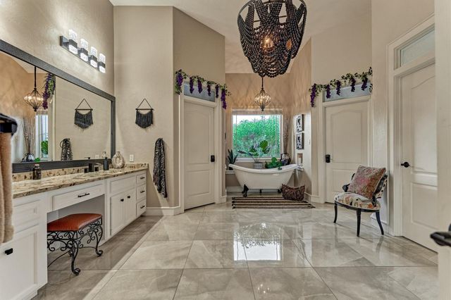 66 Lake Estates Drive, Montgomery, TX 77356