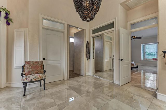 66 Lake Estates Drive, Montgomery, TX 77356