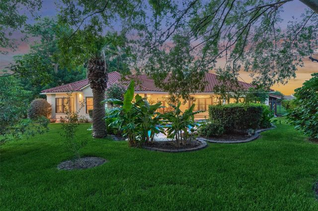 66 Lake Estates Drive, Montgomery, TX 77356
