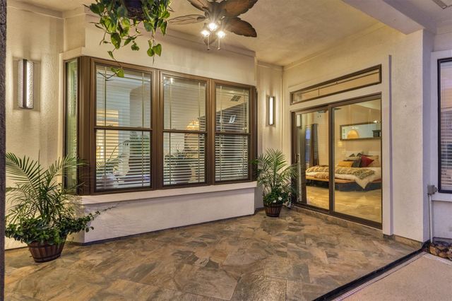 66 Lake Estates Drive, Montgomery, TX 77356
