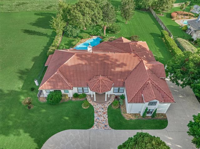 66 Lake Estates Drive, Montgomery, TX 77356