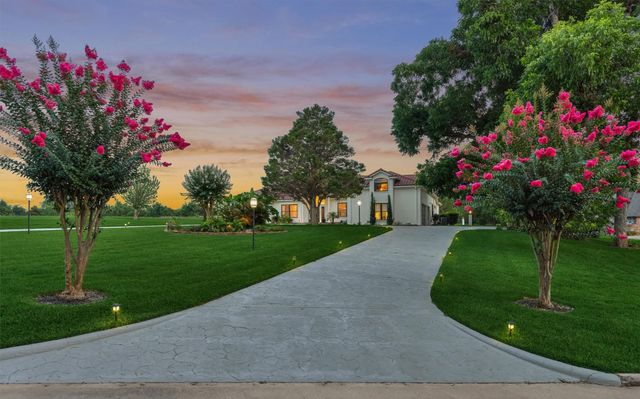 66 Lake Estates Drive, Montgomery, TX 77356