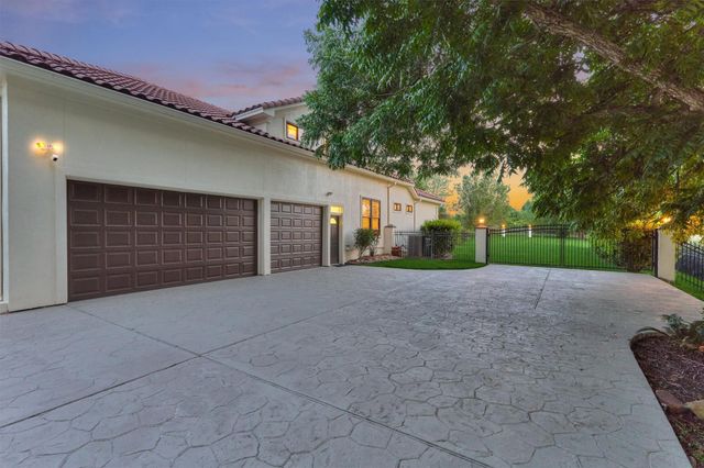 66 Lake Estates Drive, Montgomery, TX 77356