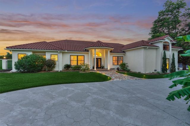 66 Lake Estates Drive, Montgomery, TX 77356