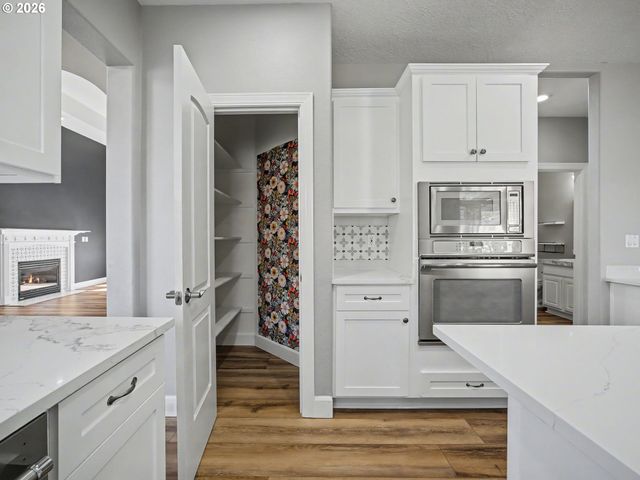 15537 Se EVERGREEN Dr, Portland, OR 97236