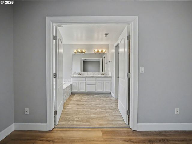 15537 Se EVERGREEN Dr, Portland, OR 97236