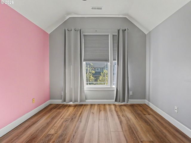 15537 Se EVERGREEN Dr, Portland, OR 97236