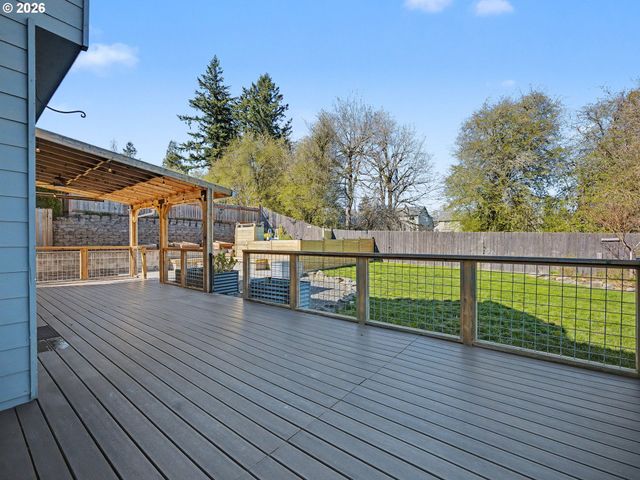 15537 Se EVERGREEN Dr, Portland, OR 97236