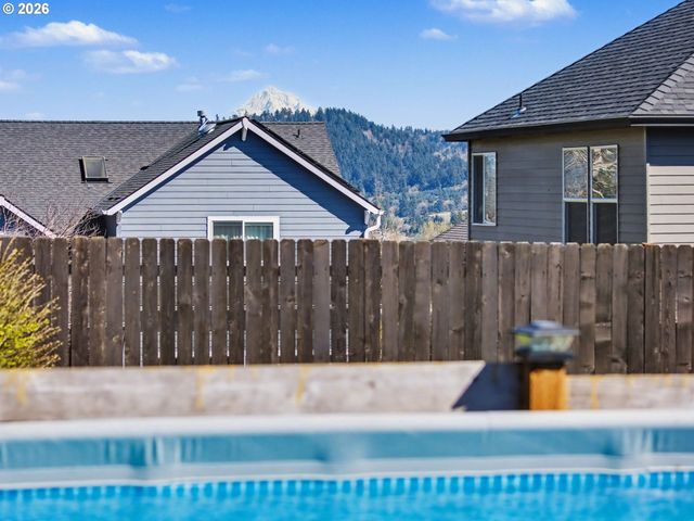 15537 Se EVERGREEN Dr, Portland, OR 97236