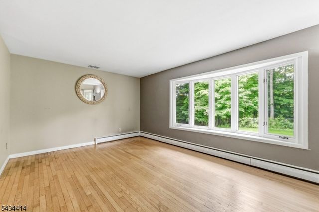 128 Upper High Crest Dr, West Milford Twp., NJ 07480