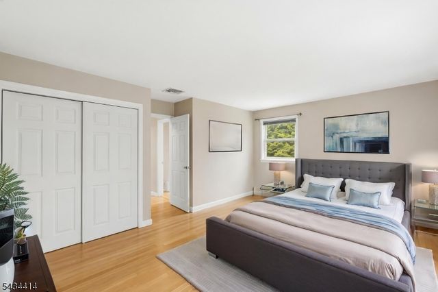 128 Upper High Crest Dr, West Milford Twp., NJ 07480
