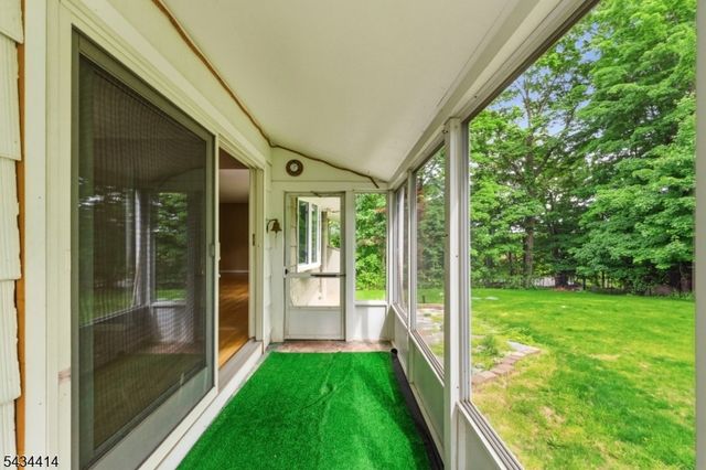 128 Upper High Crest Dr, West Milford Twp., NJ 07480