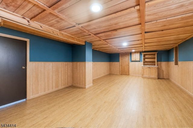 128 Upper High Crest Dr, West Milford Twp., NJ 07480