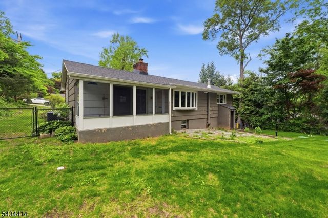 128 Upper High Crest Dr, West Milford Twp., NJ 07480