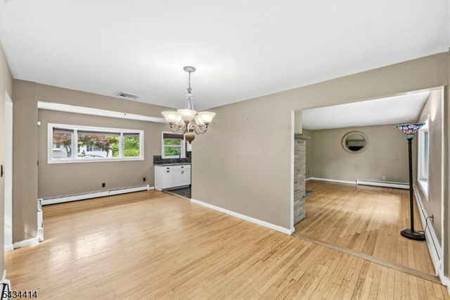 128 Upper High Crest Dr, West Milford Twp., NJ 07480