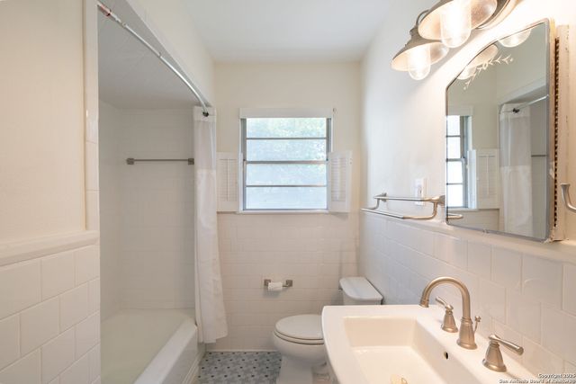 133 Anne Lewis Dr, San Antonio, TX 78216