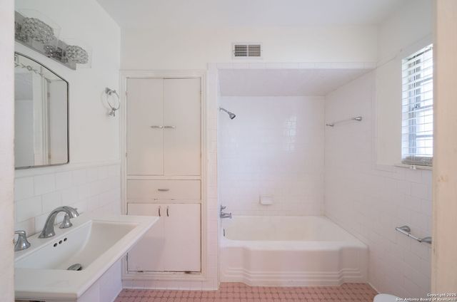 133 Anne Lewis Dr, San Antonio, TX 78216