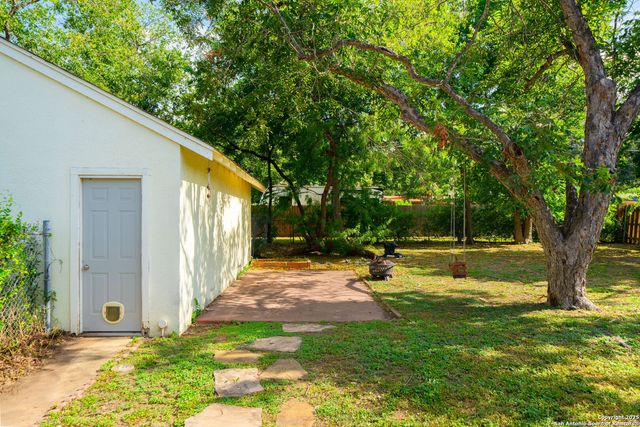 133 Anne Lewis Dr, San Antonio, TX 78216