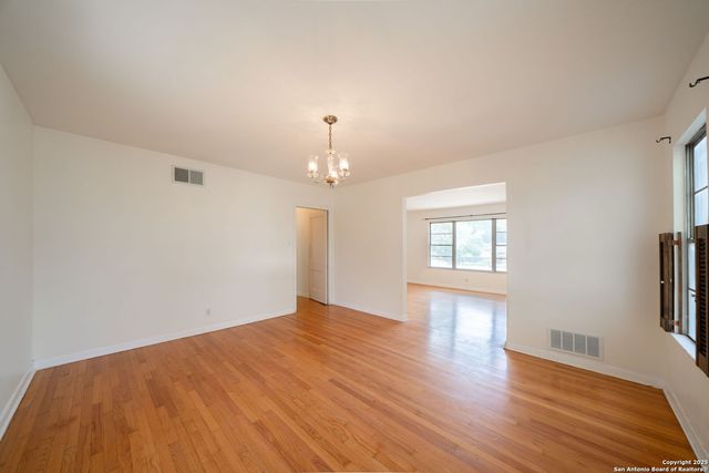 133 Anne Lewis Dr, San Antonio, TX 78216