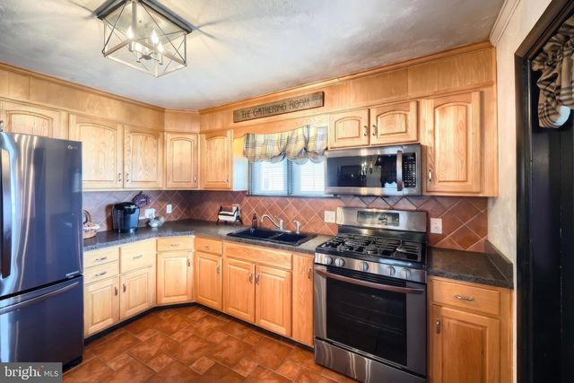 419 SOUTH, Mcsherrystown, PA 17344