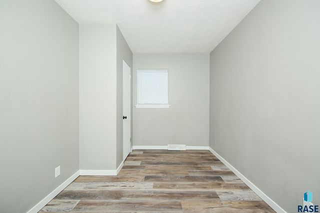 501 S 5th Ave Avenue, Brandon, SD 57005