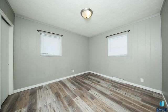 501 S 5th Ave Avenue, Brandon, SD 57005