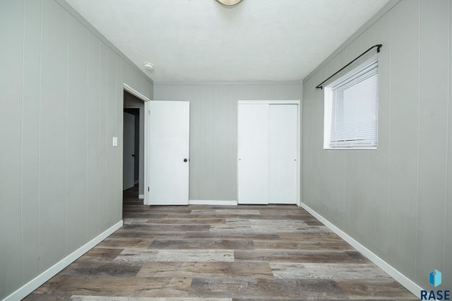 501 S 5th Ave Avenue, Brandon, SD 57005