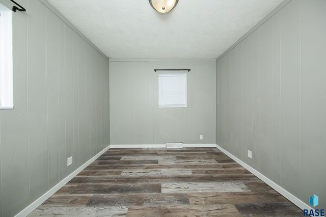 501 S 5th Ave Avenue, Brandon, SD 57005