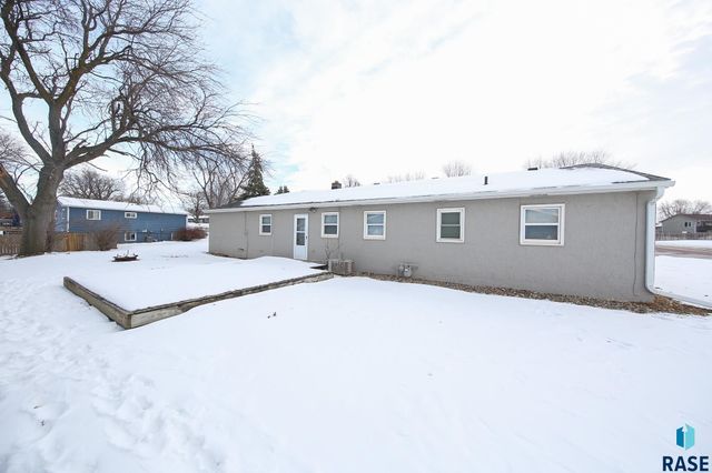 501 S 5th Ave Avenue, Brandon, SD 57005