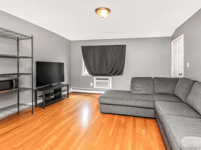 3939 Secor Avenue, Bronx, NY 10466