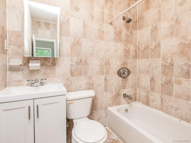3939 Secor Avenue, Bronx, NY 10466