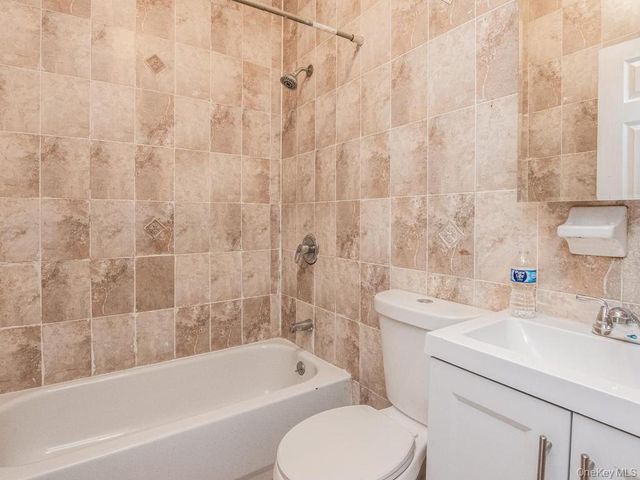 3939 Secor Avenue, Bronx, NY 10466