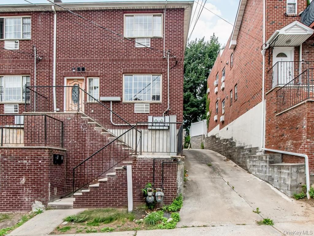 3939 Secor Avenue, Bronx, NY 10466