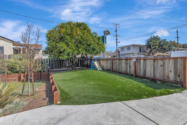 1624 D Street, Hayward, CA 94541