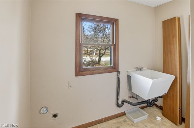 380 N Ridge Road W, Lorain, OH 44053