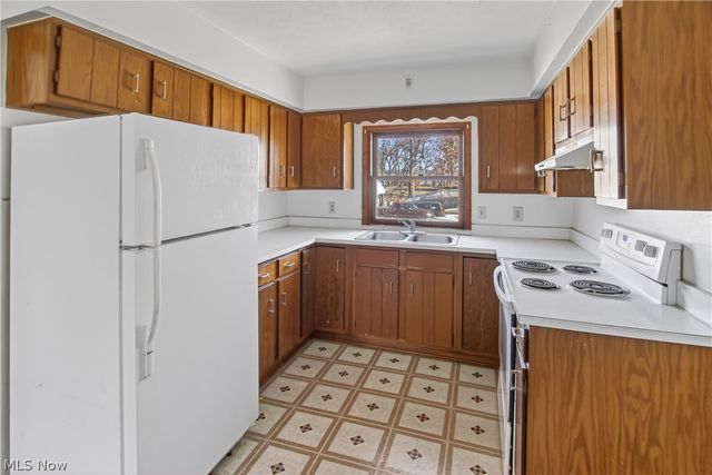 380 N Ridge Road W, Lorain, OH 44053