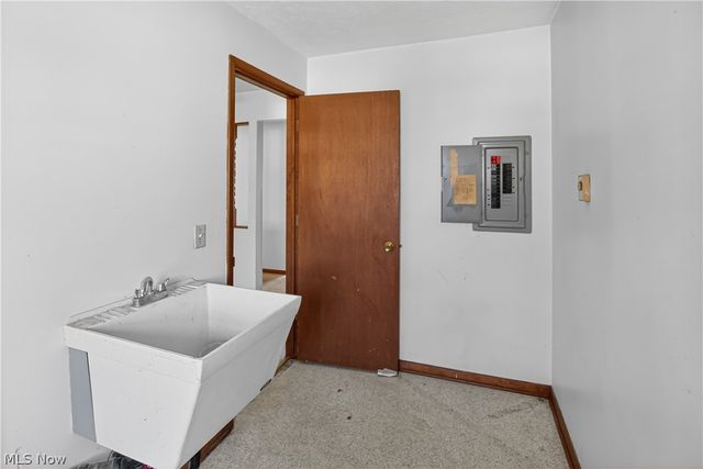 380 N Ridge Road W, Lorain, OH 44053