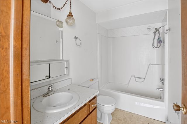 380 N Ridge Road W, Lorain, OH 44053