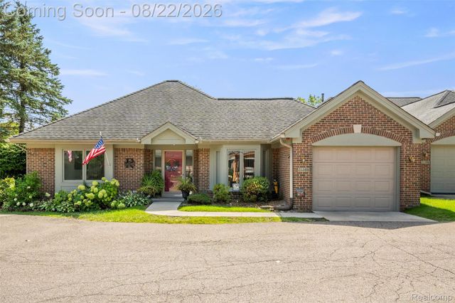 21388 Magnolia Court, Farmington Hills, MI 48336