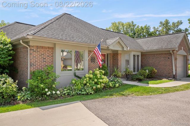 21388 Magnolia Court, Farmington Hills, MI 48336